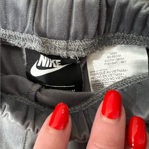 Nike Gray Tracksuit Set, toddler size 18 months, EUC, athletic, sports, zip up - Picture 7 of 8